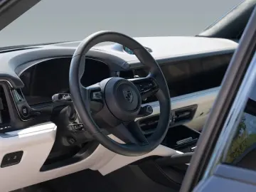 Porsche Cayenne Turbo E-Hybrid PDCC AHK Pano HUD 22''