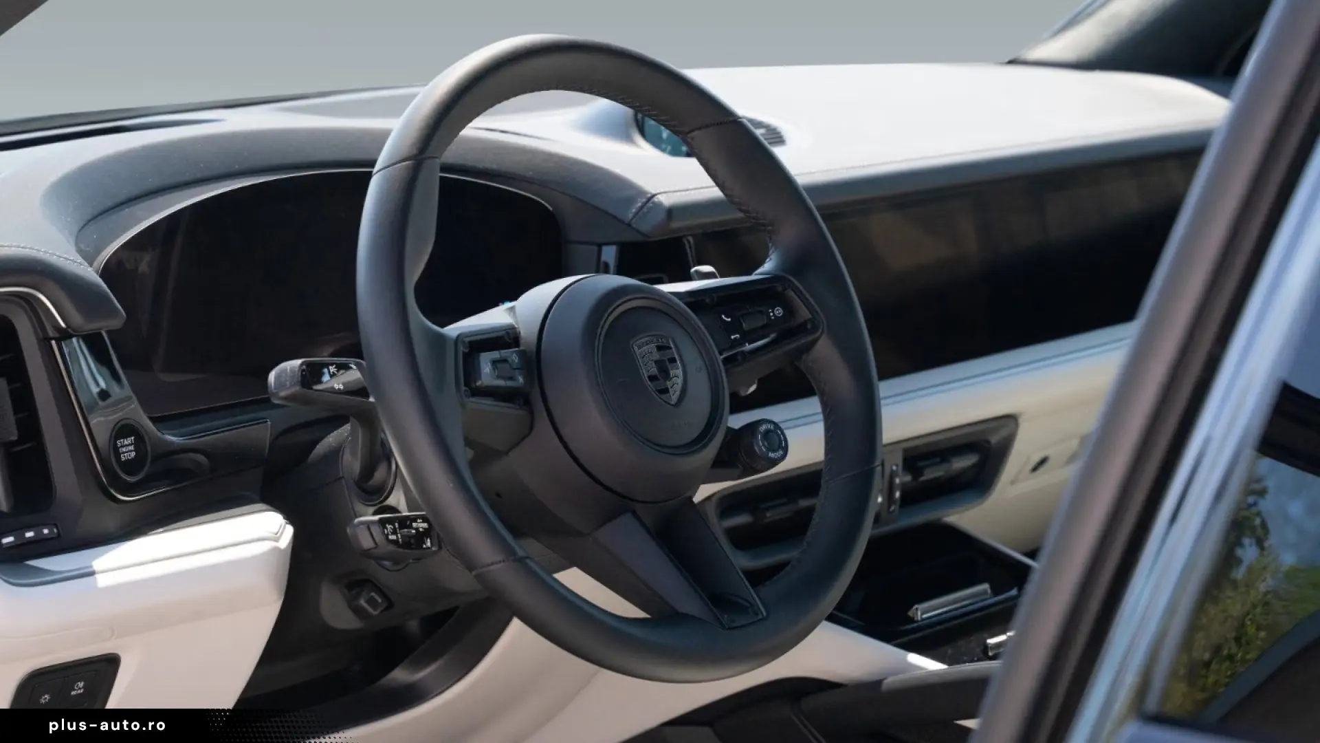 Porsche Cayenne Turbo E-Hybrid PDCC AHK Pano HUD 22''