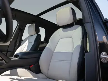 Porsche Cayenne Turbo E-Hybrid PDCC AHK Pano HUD 22''