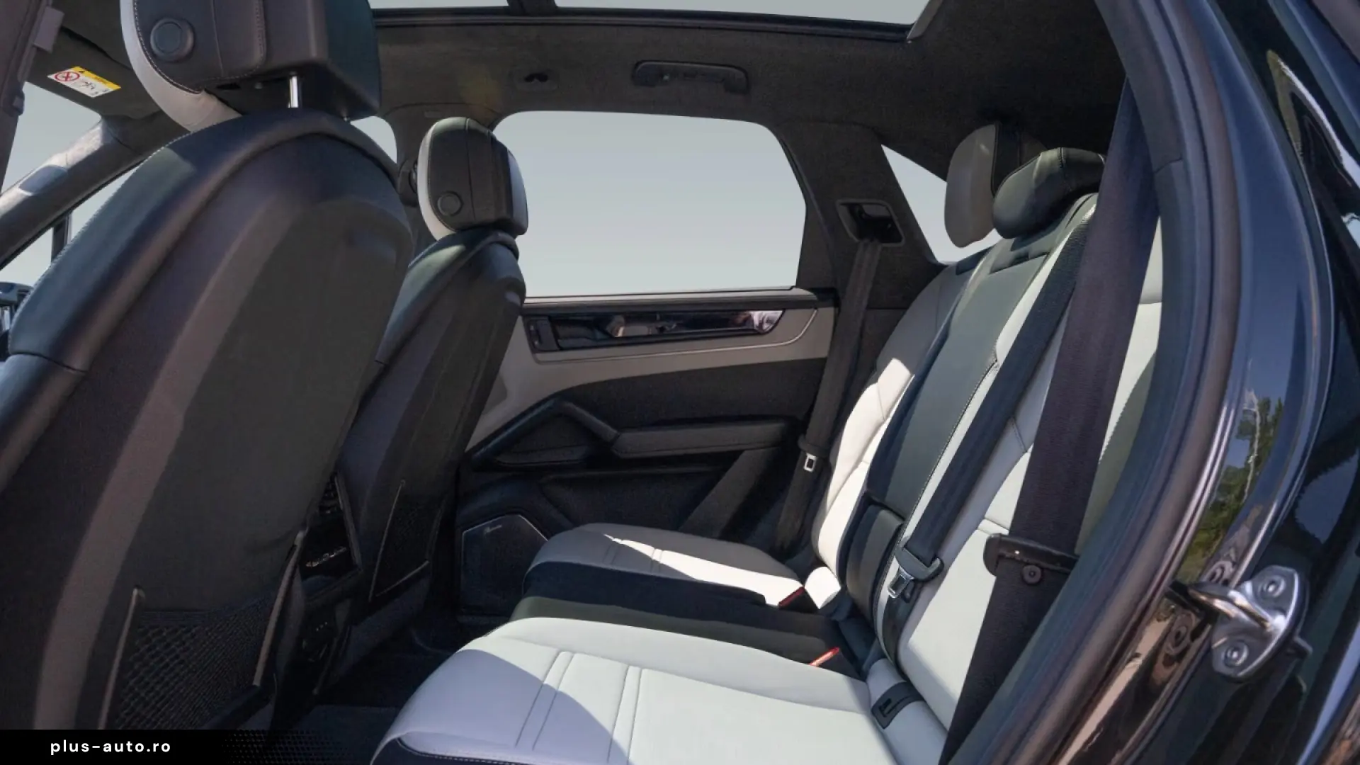Porsche Cayenne Turbo E-Hybrid PDCC AHK Pano HUD 22''