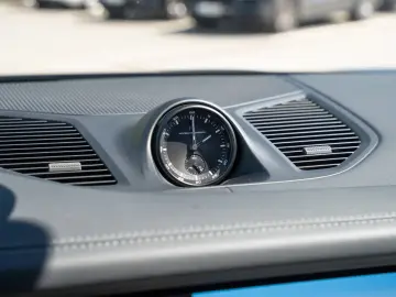 Porsche Cayenne Turbo E-Hybrid PDCC AHK Pano HUD 22''