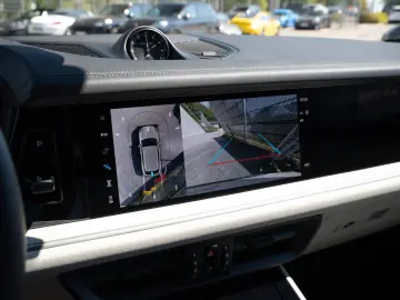 Porsche Cayenne Turbo E-Hybrid PDCC AHK Pano HUD 22''
