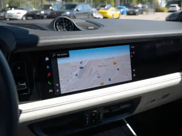 Porsche Cayenne Turbo E-Hybrid PDCC AHK Pano HUD 22''