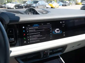 Porsche Cayenne Turbo E-Hybrid PDCC AHK Pano HUD 22''
