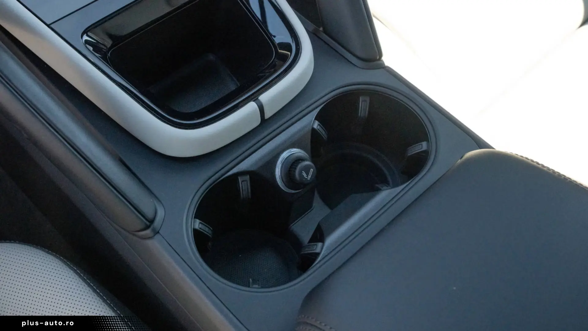 Porsche Cayenne Turbo E-Hybrid PDCC AHK Pano HUD 22''