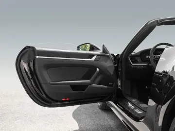 Porsche 992 Carrera Cabriolet Lift-VA BOSE Sport Chrono