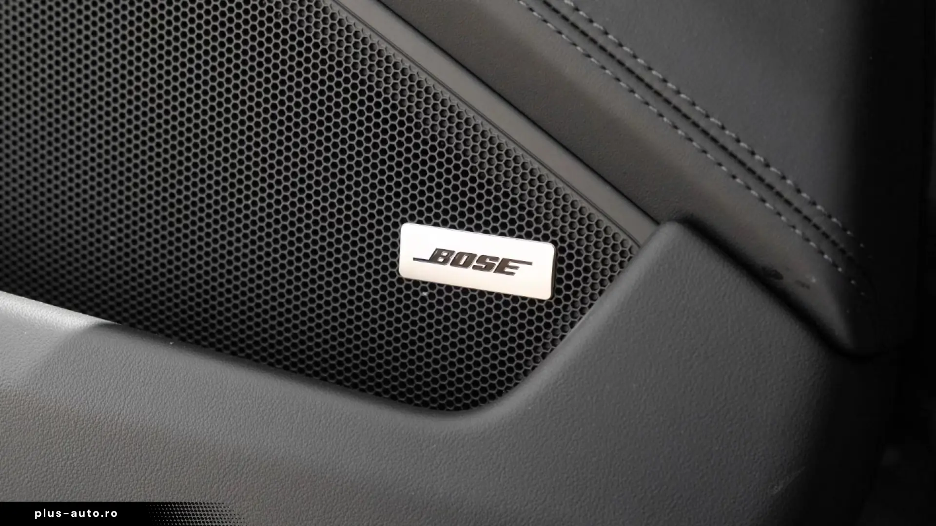 Porsche 992 Carrera Cabriolet Lift-VA BOSE Sport Chrono