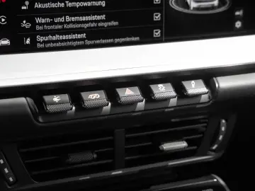 Porsche 992 Carrera Cabriolet Lift-VA BOSE Sport Chrono