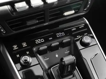 Porsche 992 Carrera Cabriolet Lift-VA BOSE Sport Chrono
