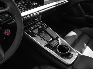 Porsche 992 Carrera Cabriolet Lift-VA BOSE Sport Chrono