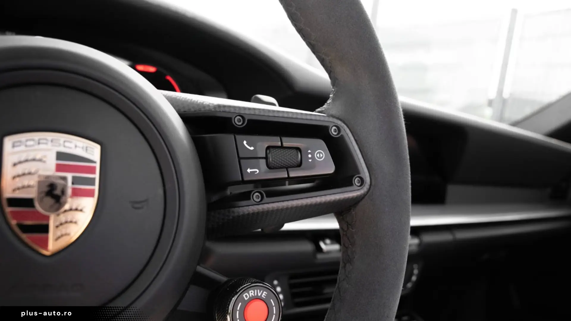 Porsche 992 Carrera Cabriolet Lift-VA BOSE Sport Chrono