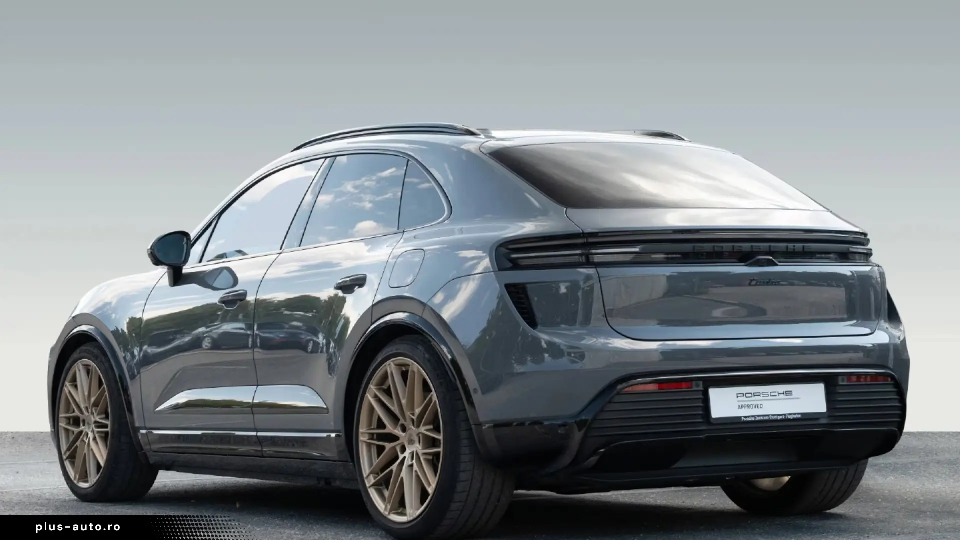 Porsche Macan Electric Turbo HeadUp rear axle steering