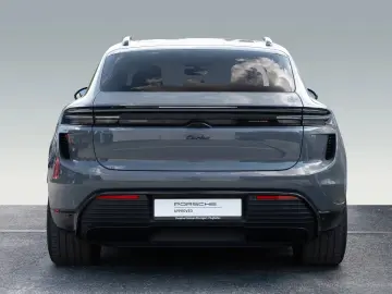 Porsche Macan Electric Turbo HeadUp rear axle steering