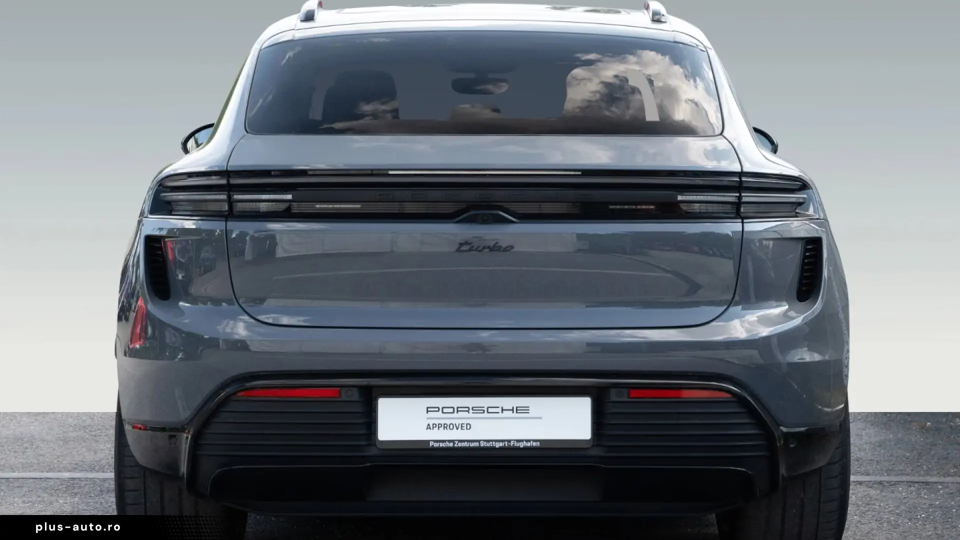 Porsche Macan Electric Turbo HeadUp rear axle steering