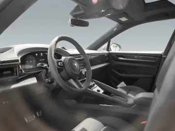 Porsche Macan Electric Turbo HeadUp rear axle steering