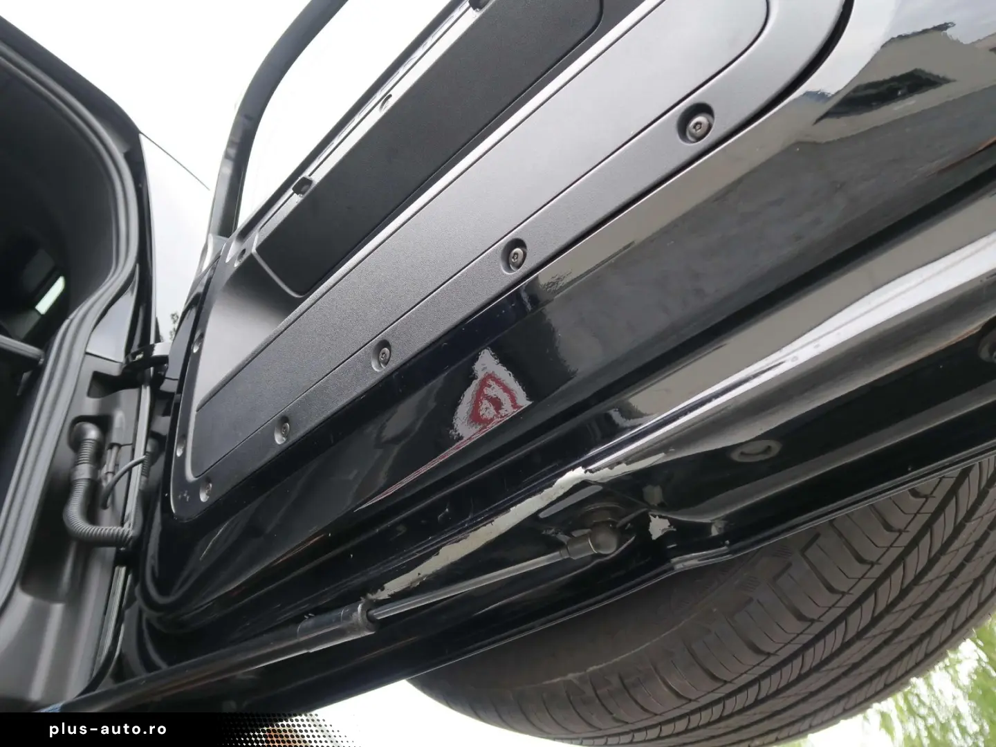 LAND ROVER Defender 110 P635 OCTA 1.Hd. Leder schwar&hellip;