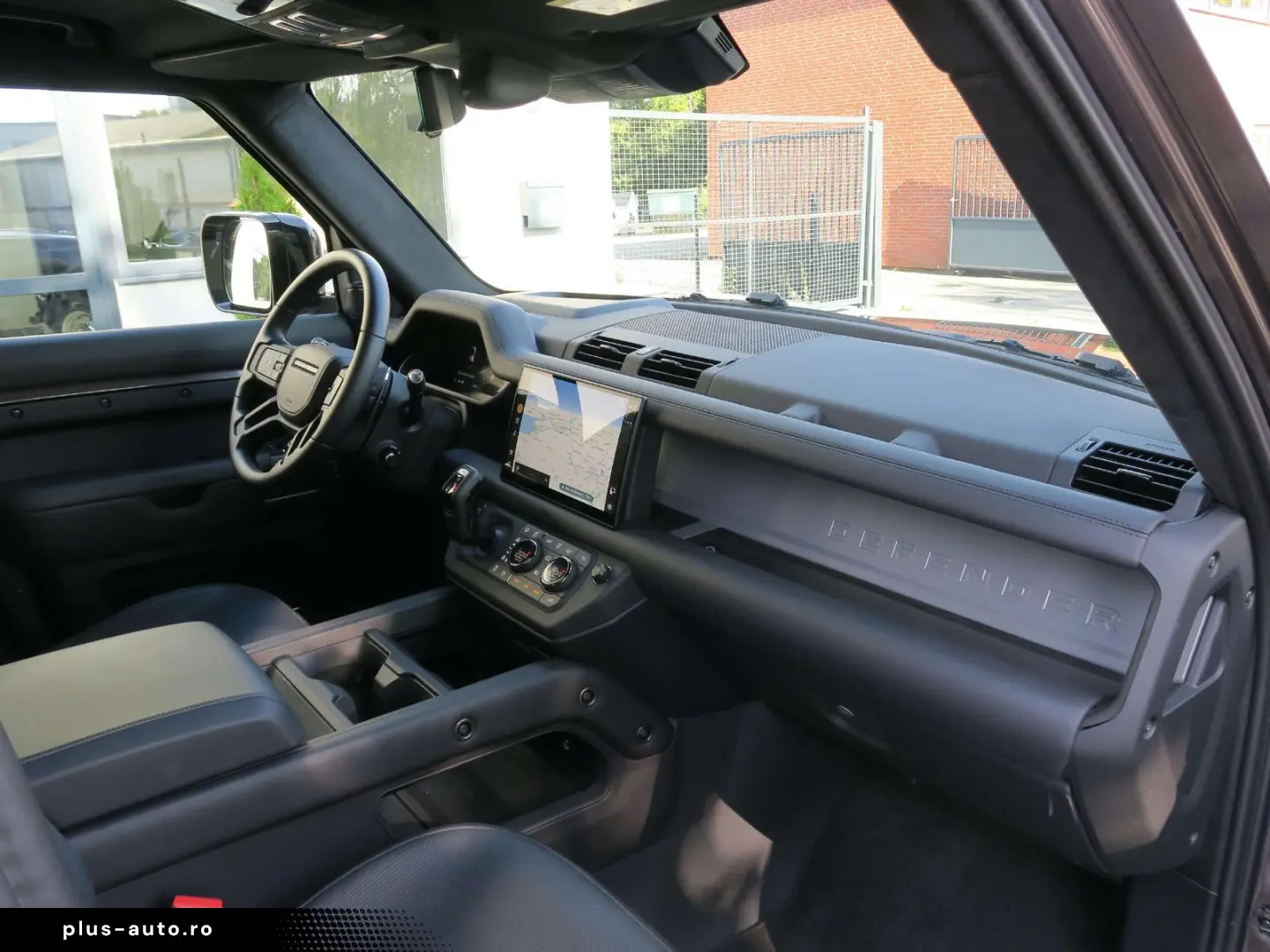 LAND ROVER Defender 110 P635 OCTA 1.Hd. Leder schwar&hellip;