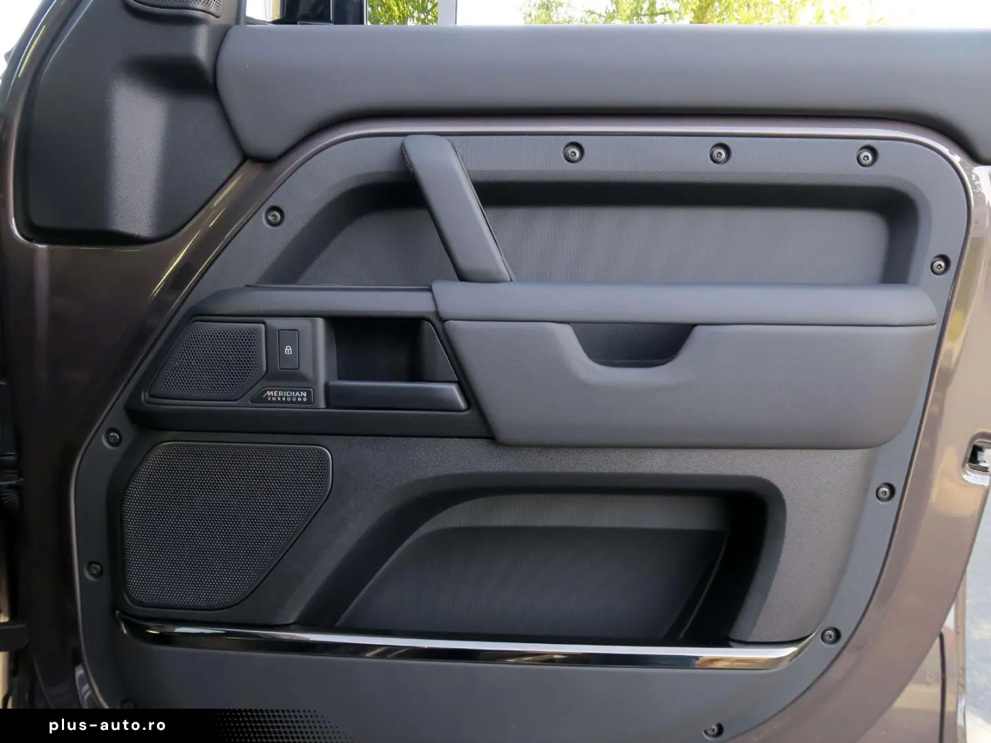 LAND ROVER Defender 110 P635 OCTA 1.Hd. Leder schwar&hellip;