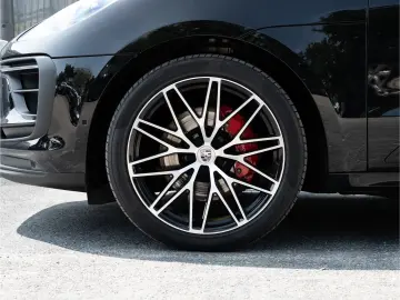 Porsche Macan S towbar  adaptive cruise control  21'' BOSE