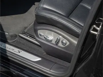 Porsche Macan S towbar  adaptive cruise control  21'' BOSE
