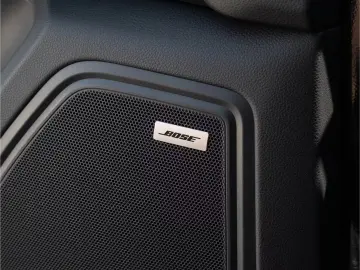 Porsche Macan S towbar  adaptive cruise control  21'' BOSE