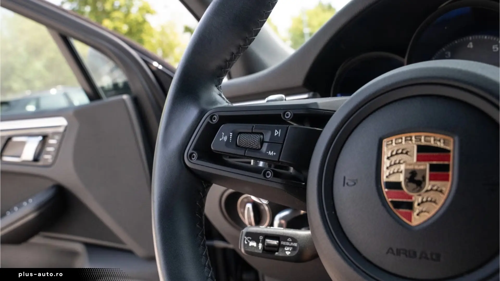 Porsche Macan S towbar  adaptive cruise control  21'' BOSE