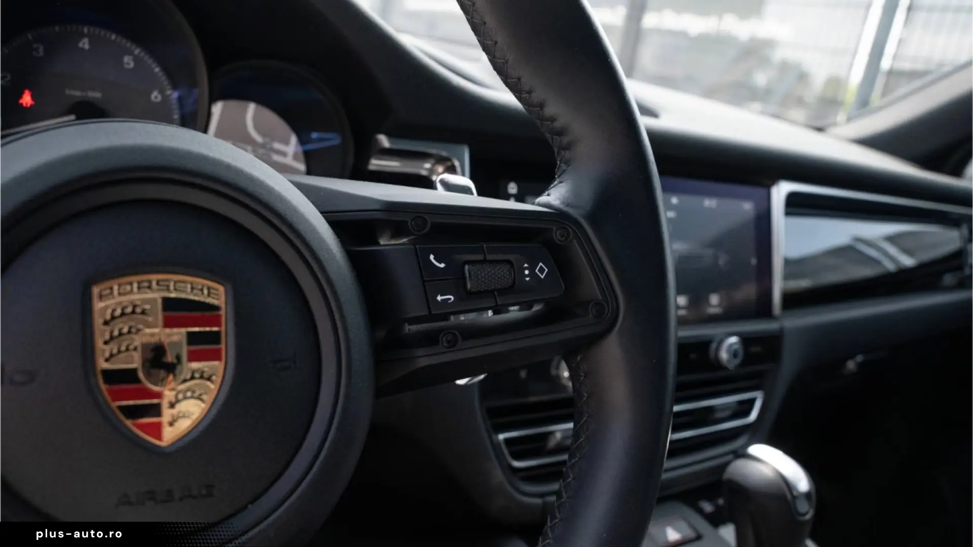Porsche Macan S towbar  adaptive cruise control  21'' BOSE