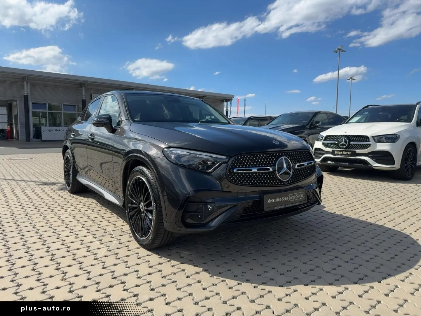 MERCEDES-BENZ GLC 300 4M Coupé PLUS NIGHT AHK PANO