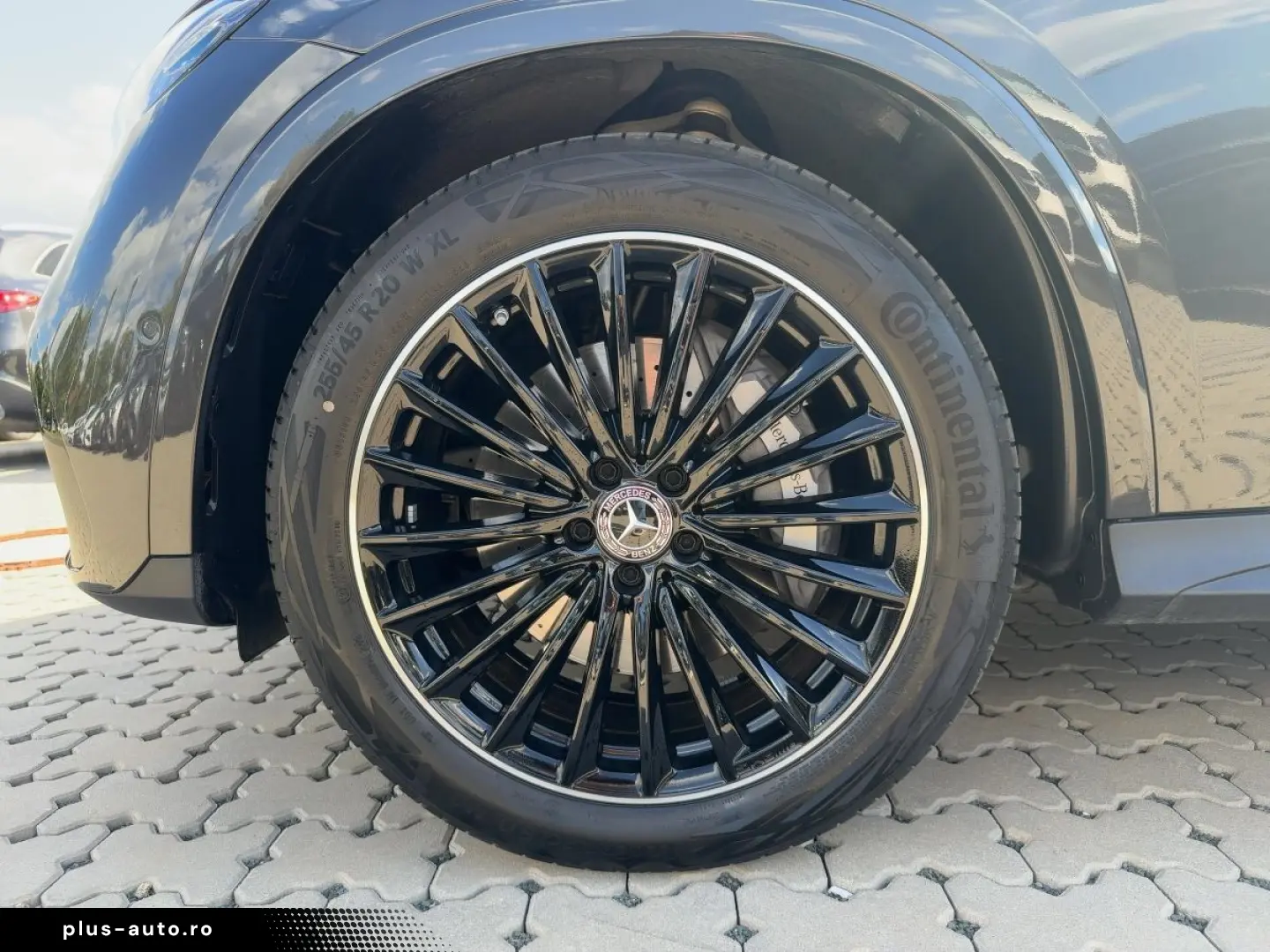 MERCEDES-BENZ GLC 300 4M Coupé PLUS NIGHT AHK PANO