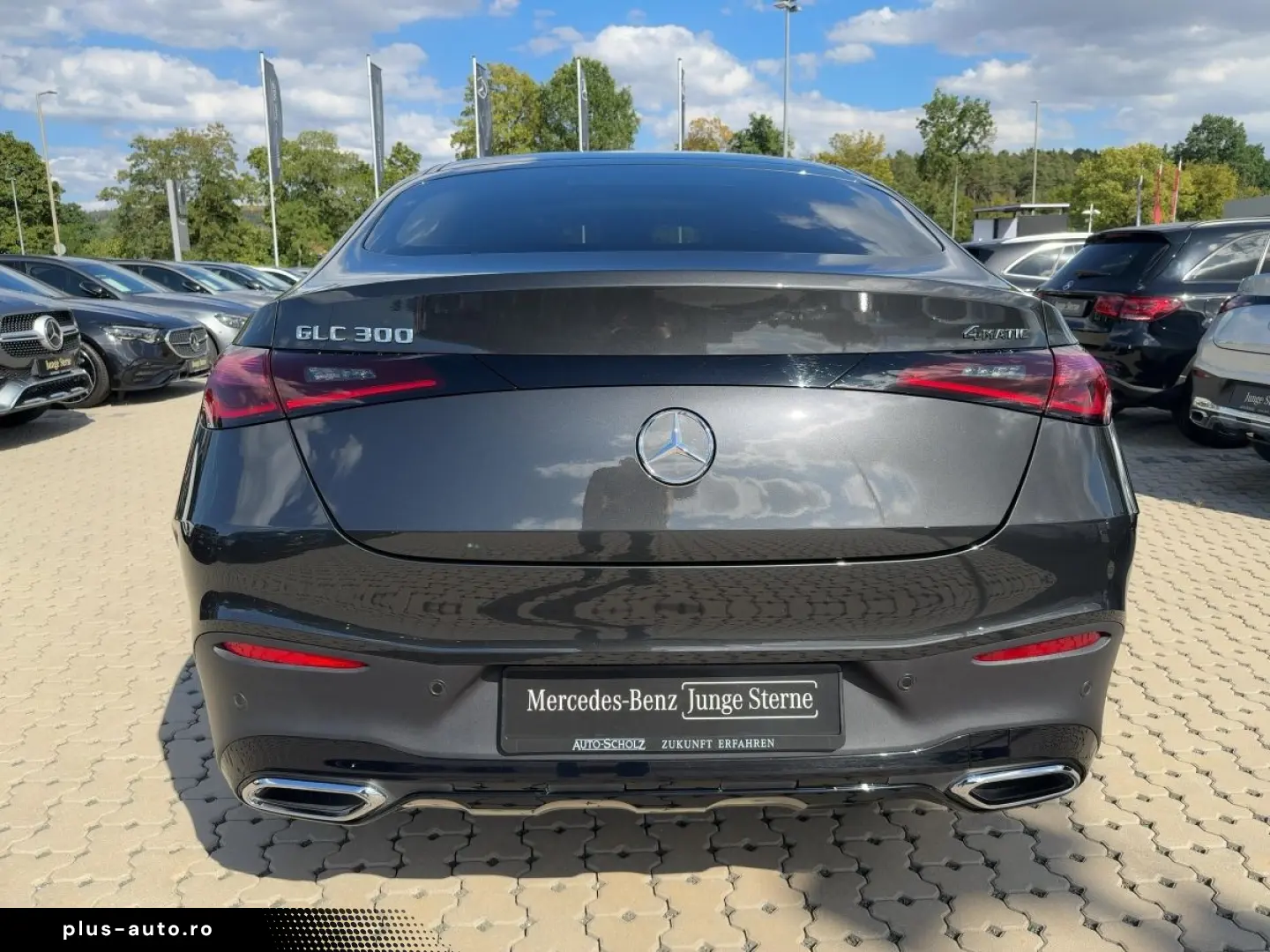 MERCEDES-BENZ GLC 300 4M Coupé PLUS NIGHT AHK PANO