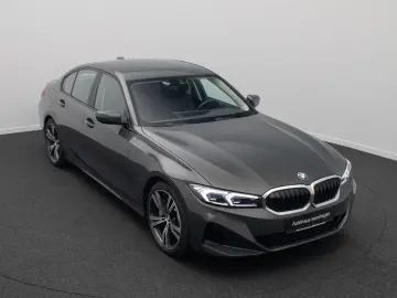 BMW 330i xD Komfort DAB HiFi Leder M Sport 19Zoll