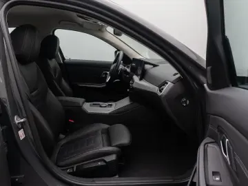 BMW 330i xD Komfort DAB HiFi Leder M Sport 19Zoll