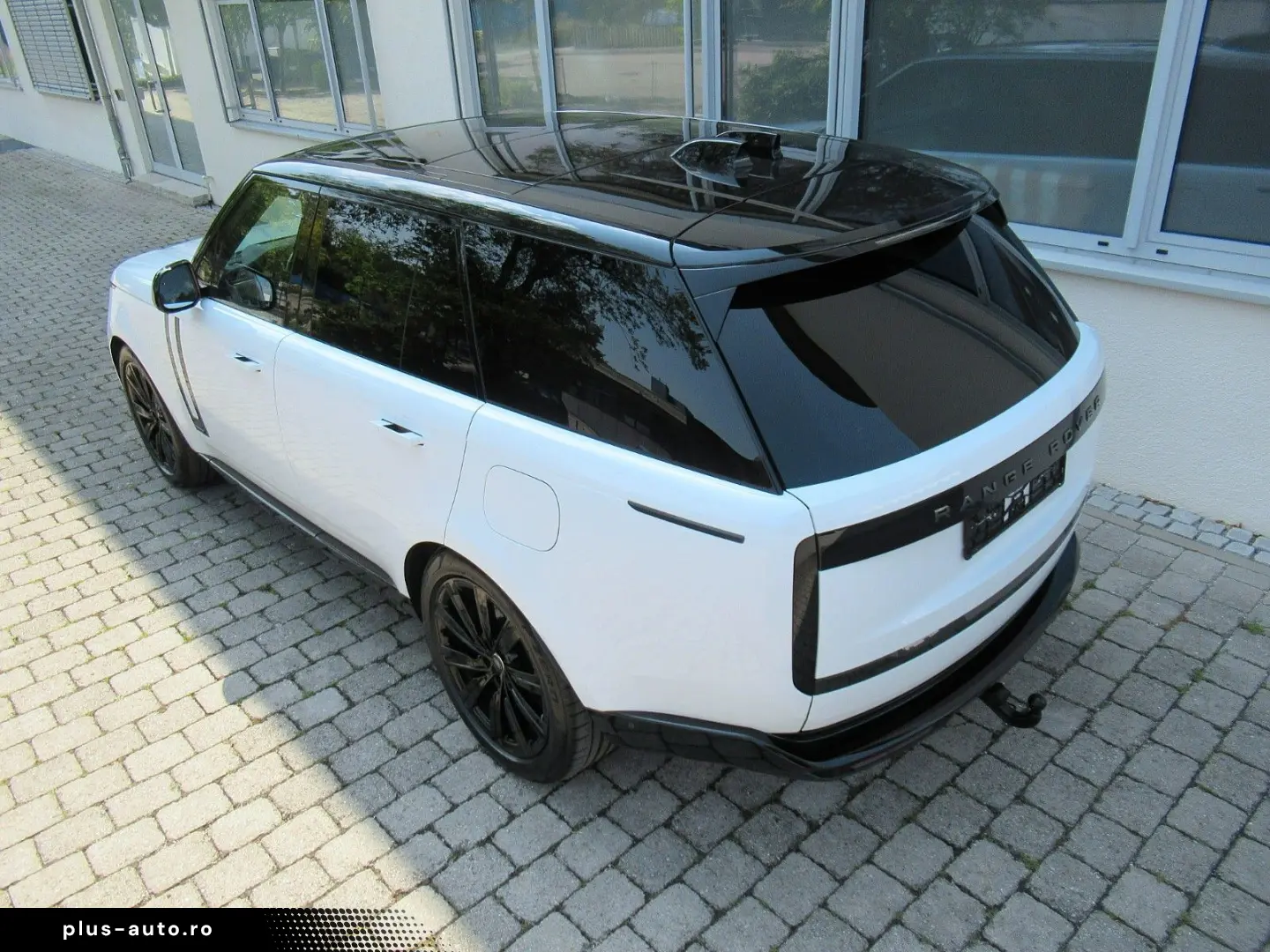 LAND ROVER NEW P460e AUTOBIOGRAPHY BLACK SV BESPOKE eAHK 22