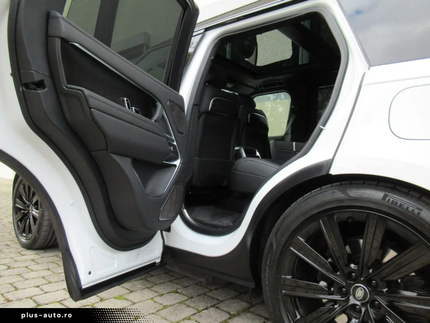 LAND ROVER NEW P460e AUTOBIOGRAPHY BLACK SV BESPOKE eAHK 22