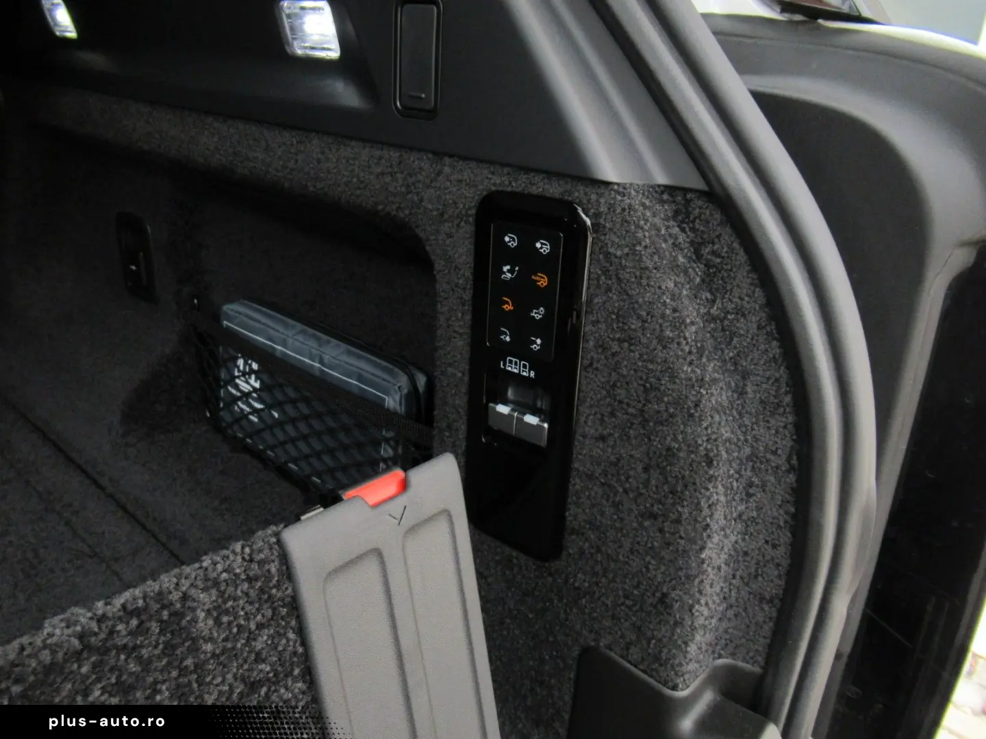 LAND ROVER NEW P460e AUTOBIOGRAPHY BLACK SV BESPOKE eAHK 22