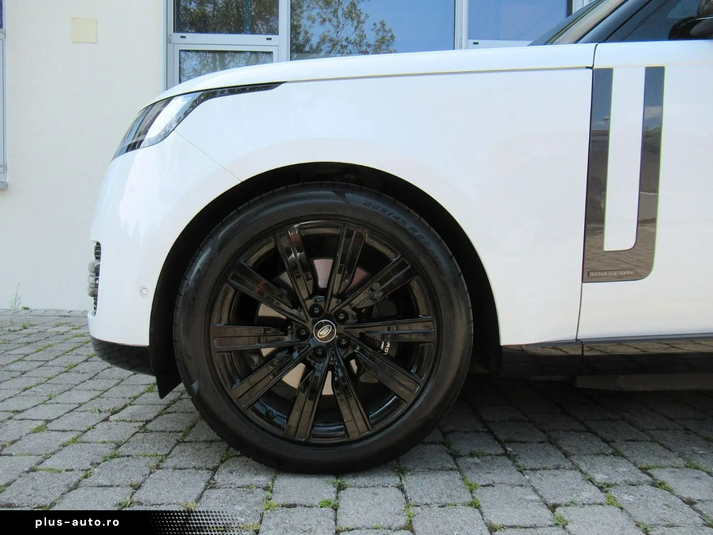LAND ROVER NEW P460e AUTOBIOGRAPHY BLACK SV BESPOKE eAHK 22