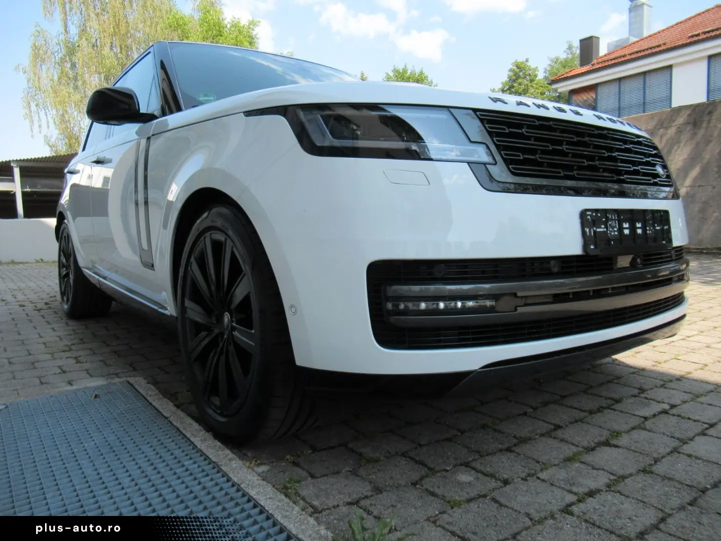 LAND ROVER NEW P460e AUTOBIOGRAPHY BLACK SV BESPOKE eAHK 22