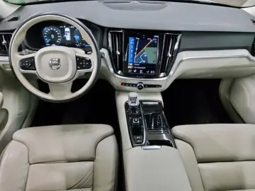 VOLVO V60 T6 AWD Inscription Leder Navi LED