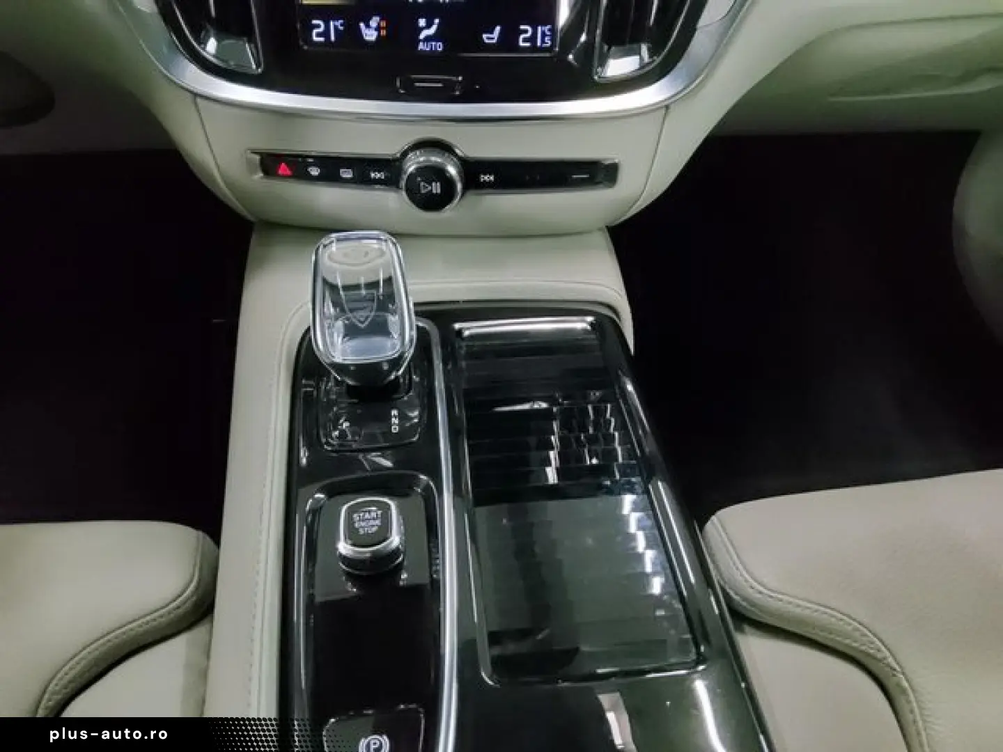 VOLVO V60 T6 AWD Inscription Leder Navi LED
