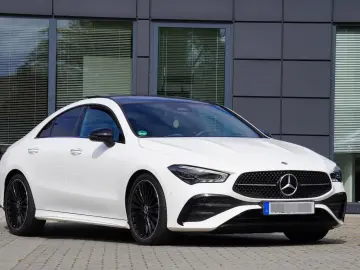 MERCEDES-BENZ CLA 250 4Matic AMG Line   JUNGE STERNE…