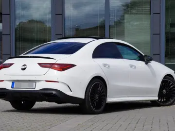 MERCEDES-BENZ CLA 250 4Matic AMG Line   JUNGE STERNE…