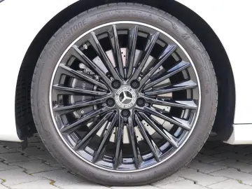 MERCEDES-BENZ CLA 250 4Matic AMG Line   JUNGE STERNE…