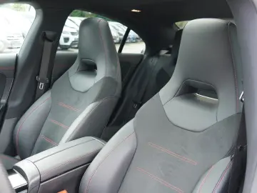 MERCEDES-BENZ CLA 250 4Matic AMG Line   JUNGE STERNE…