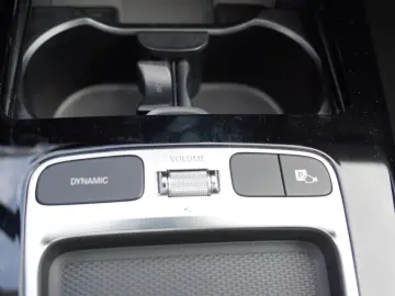 MERCEDES-BENZ CLA 250 4Matic AMG Line   JUNGE STERNE…