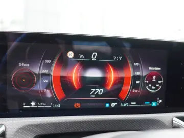 MERCEDES-BENZ CLA 250 4Matic AMG Line   JUNGE STERNE…