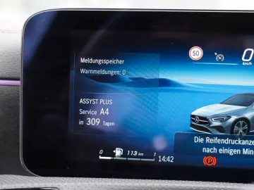 MERCEDES-BENZ CLA 250 4Matic AMG Line   JUNGE STERNE…
