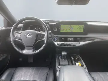 LEXUS LS 500 h Executive Line  Matrix Luftfeder 360 HU