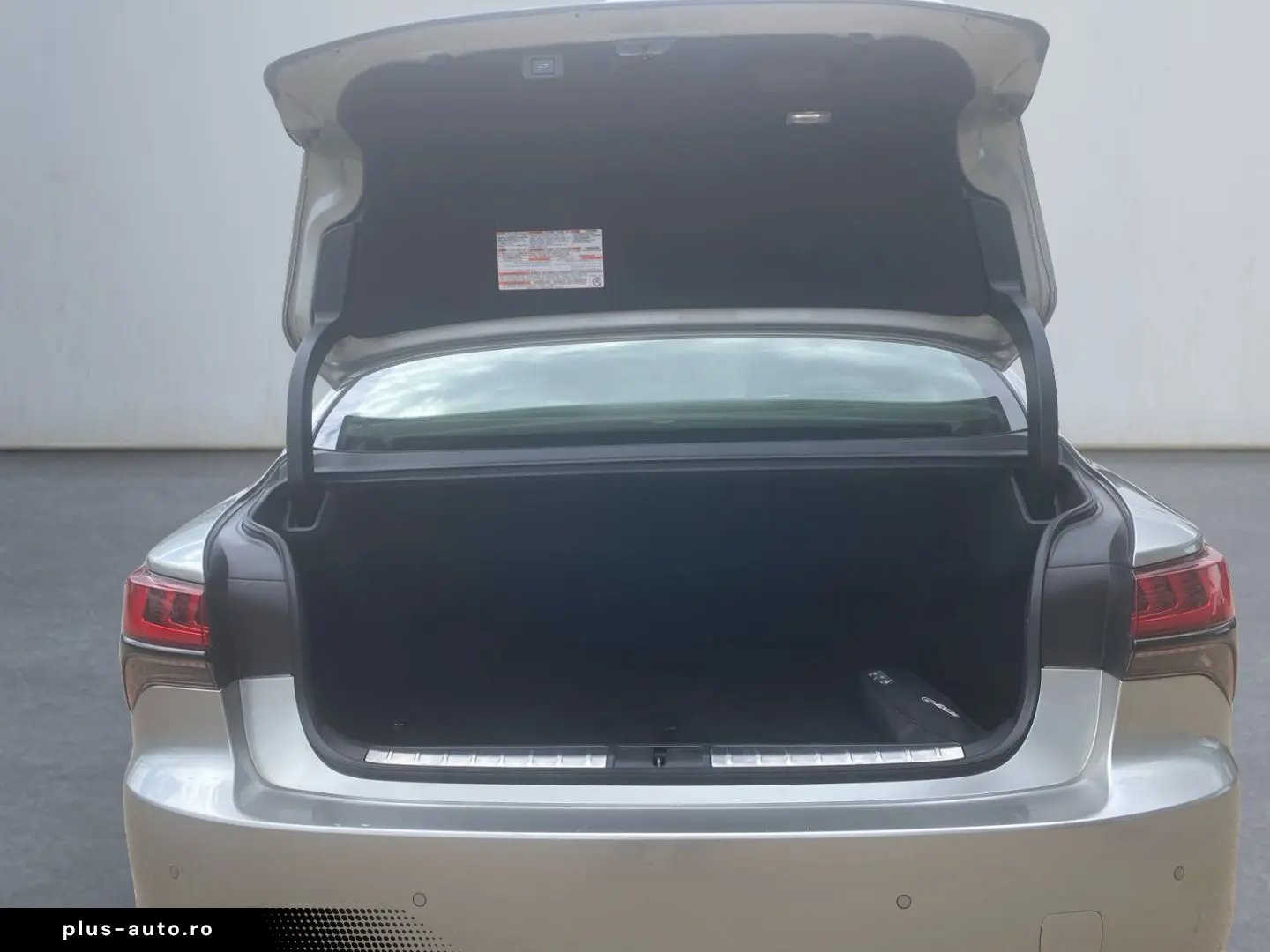 LEXUS LS 500 h Executive Line  Matrix Luftfeder 360 HU