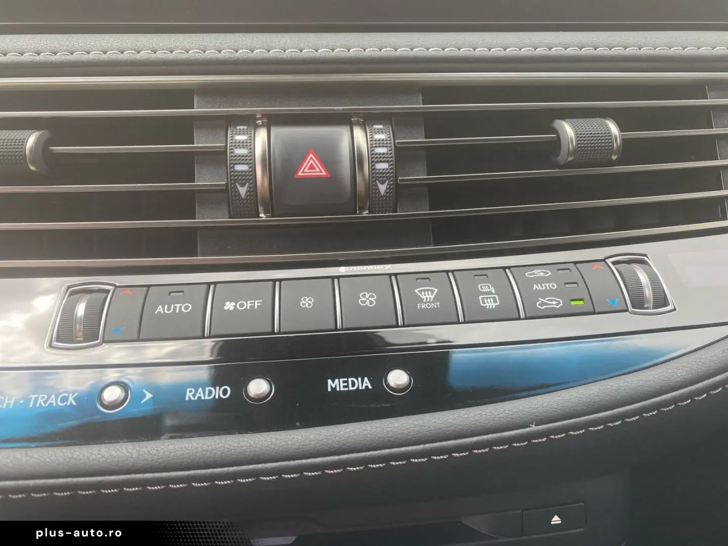 LEXUS LS 500 h Executive Line  Matrix Luftfeder 360 HU
