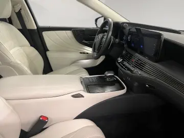 LEXUS LS 500h Luxury 4X4 KlimaA LM SoundSys AUT